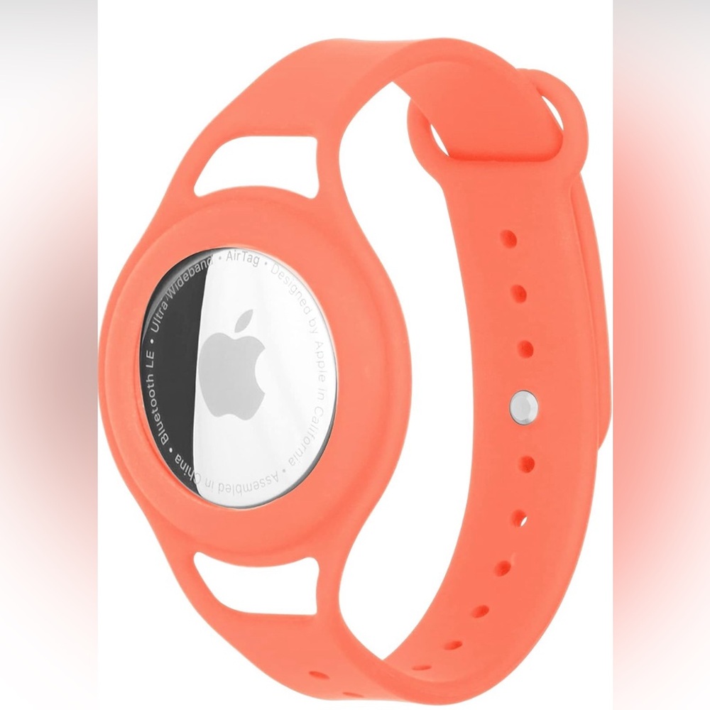 Tracker strap for AirTag